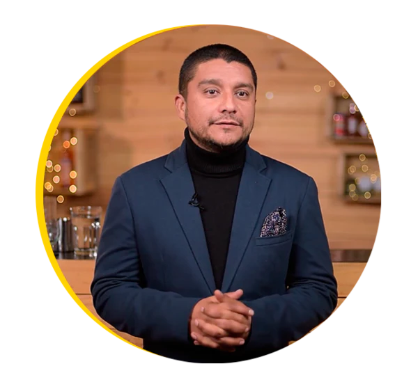 RODRIGO MUÑOZ profesor del Curso Coctelería de Autor Online {{brizy_dc_image_alt imageSrc=