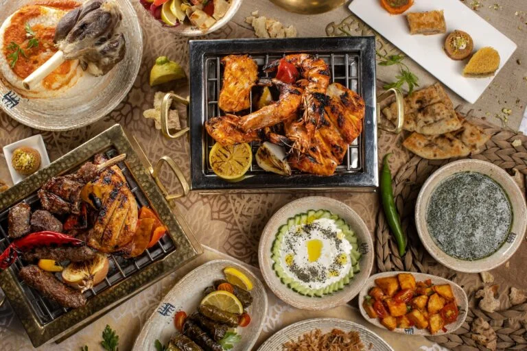 tabla con platos de comida internacional