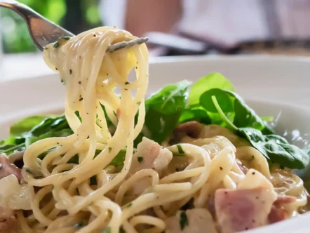 spaguetti alla carbonara es un plato de la cocina internacional que debes aprender